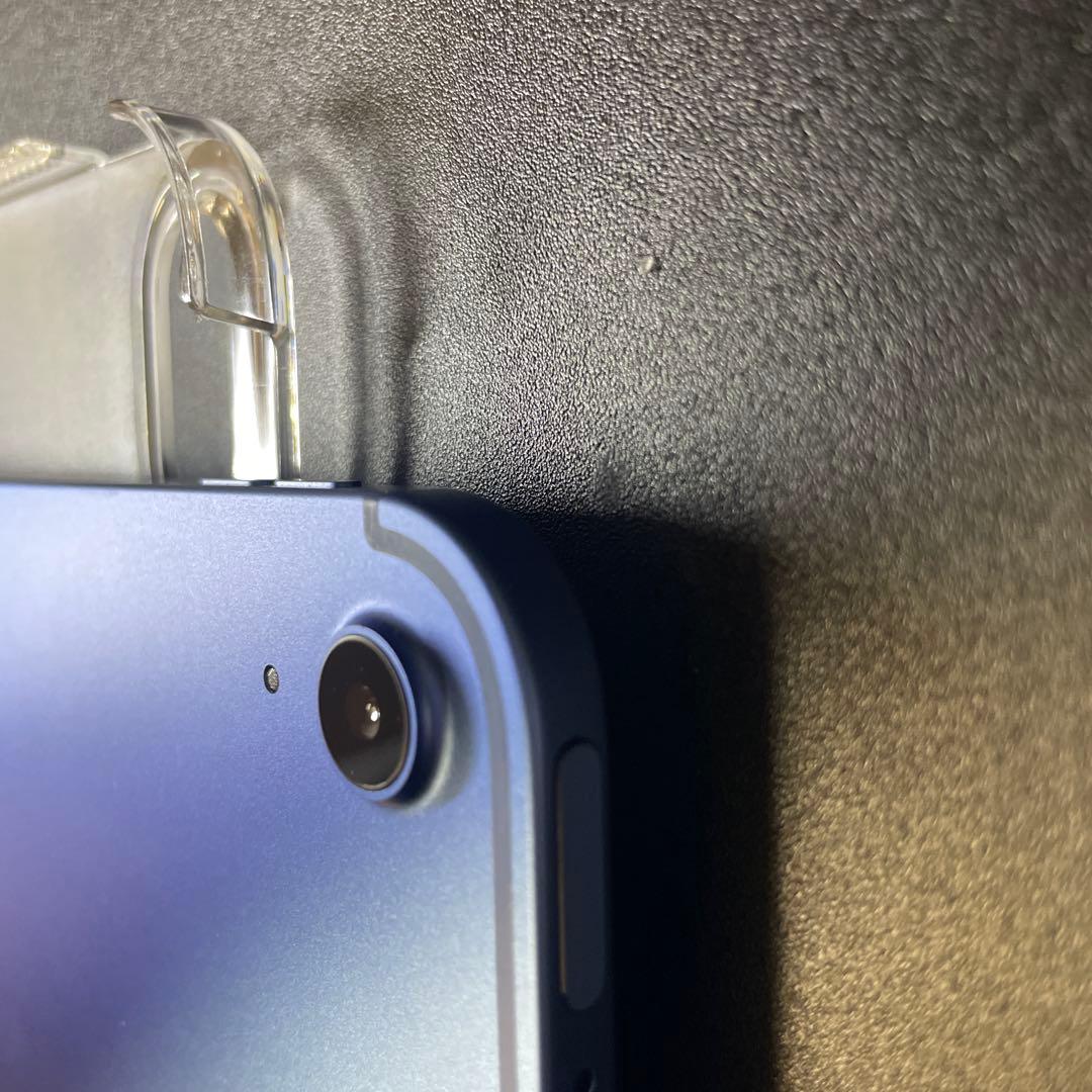 iPad第10世代本体　超美品　付属品付き　ケース付き保護シール貼ってあります