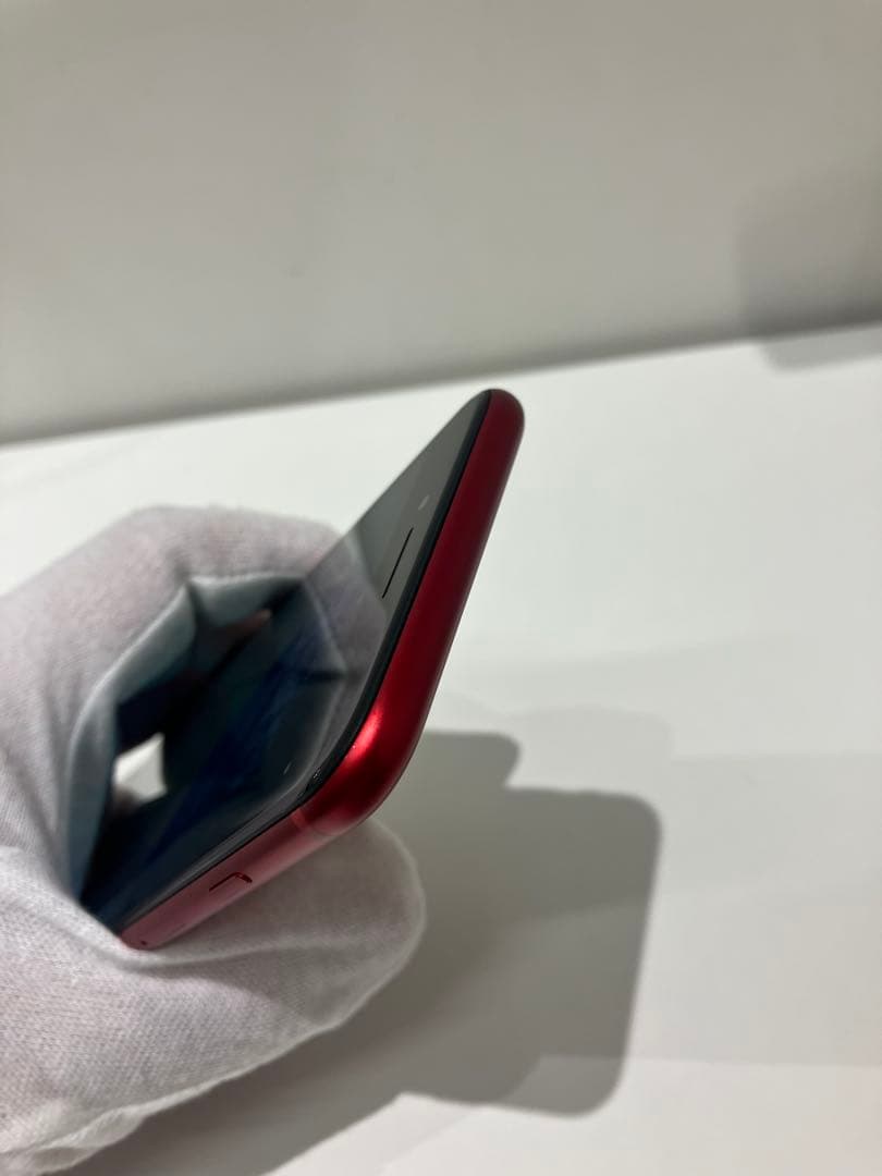 iPhone SE 第3世代　赤　本体のみ