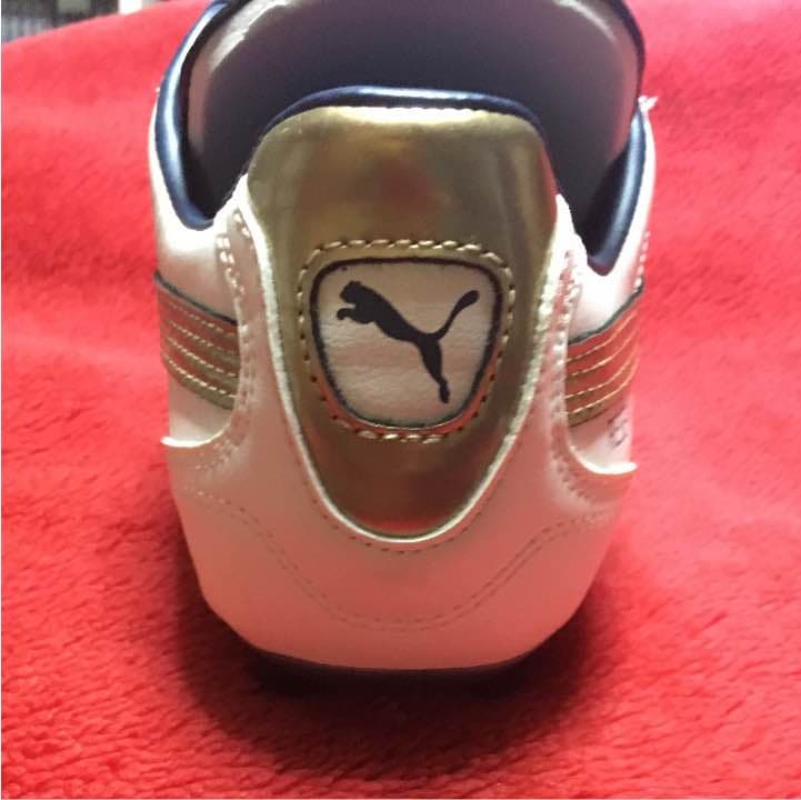 プーマ サッカーシューズ