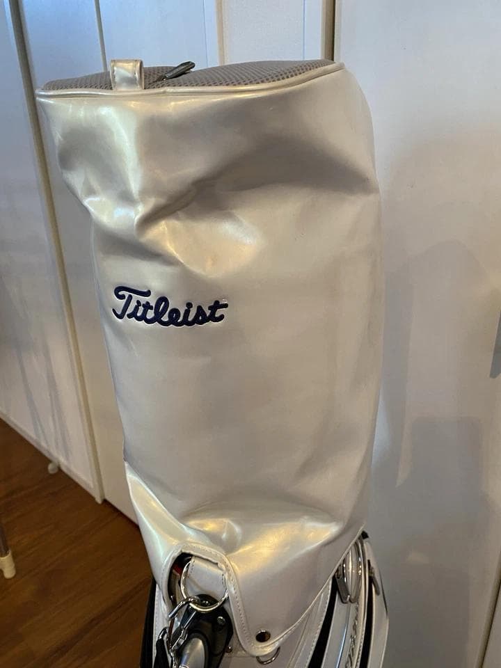 タイトリスト エナメル ゴルフバッグ カート キャディバッグ　青/赤ライン