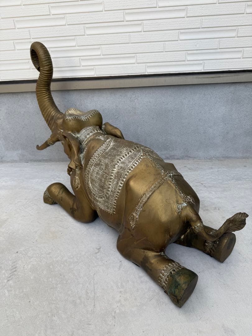 超貴重、超希少、当時物、ディスコMAHARAJAの象のオブジェ(真鍮製)
