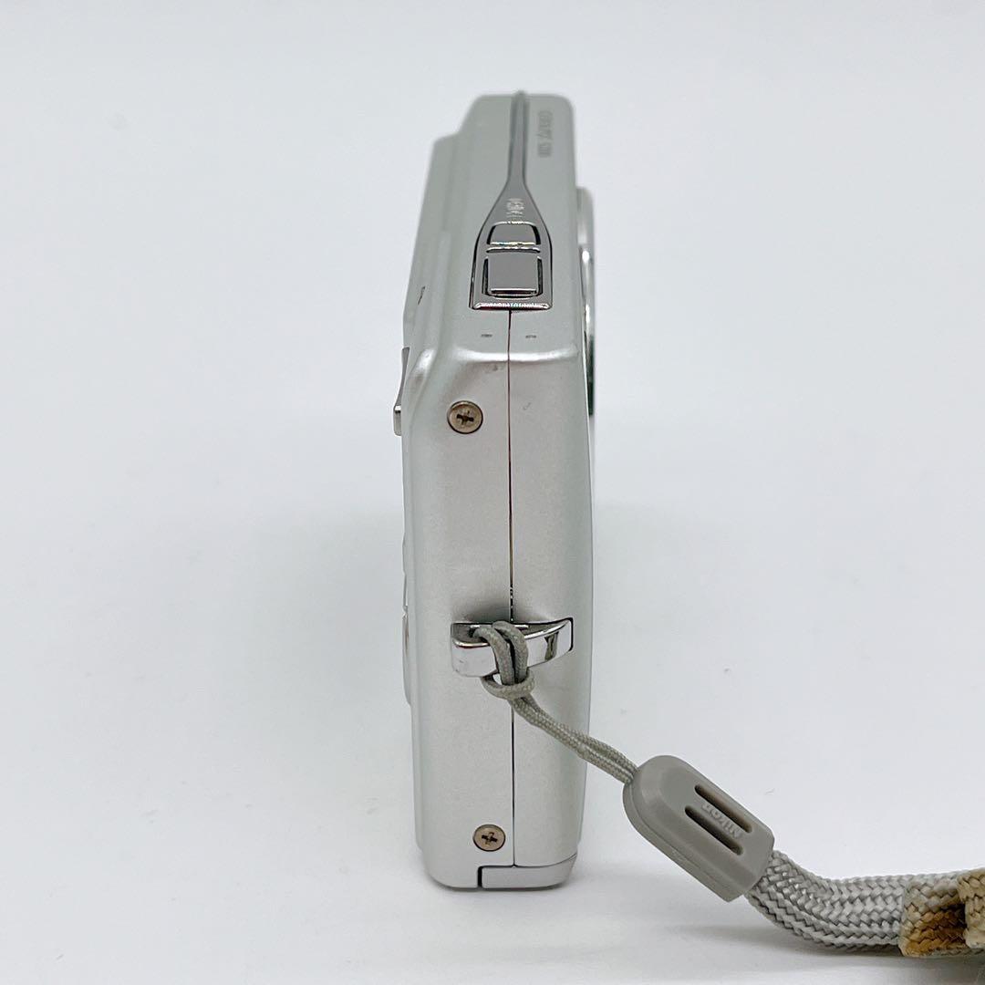 COOLPIX S200 箱あり シルバー 動作品 オールド コンデジ カメラ