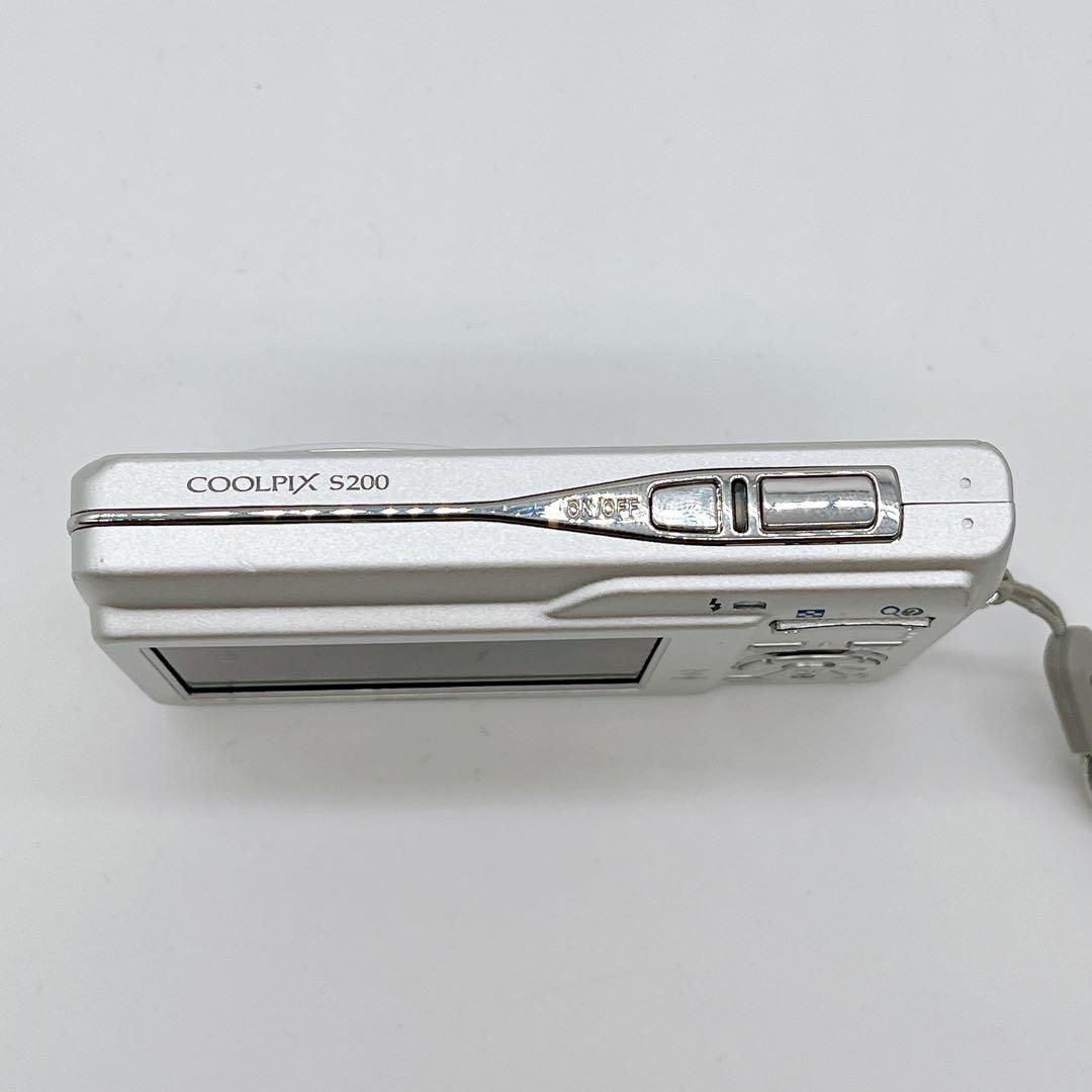 COOLPIX S200 箱あり シルバー 動作品 オールド コンデジ カメラ