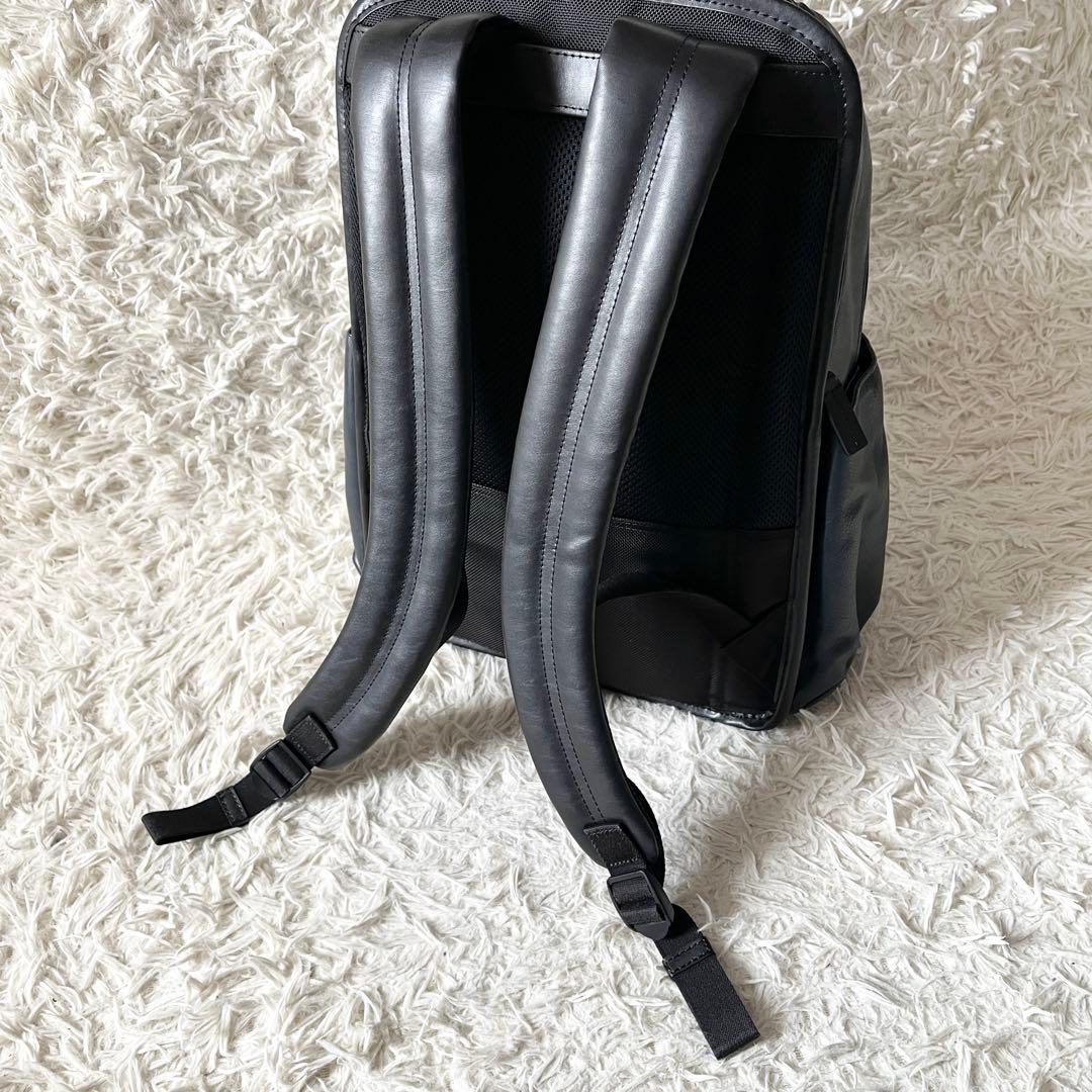 未使用✨TUMIトゥミ　ビジネスリュック　69780NVY ネイビー　レザー