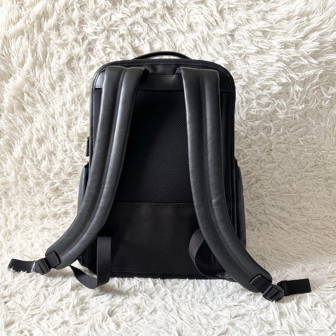 未使用✨TUMIトゥミ　ビジネスリュック　69780NVY ネイビー　レザー