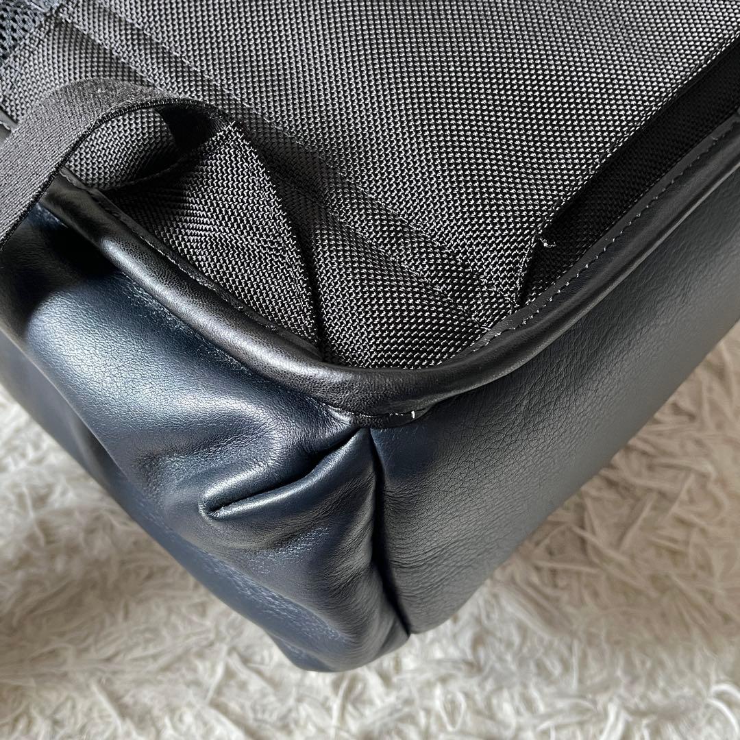 未使用✨TUMIトゥミ　ビジネスリュック　69780NVY ネイビー　レザー