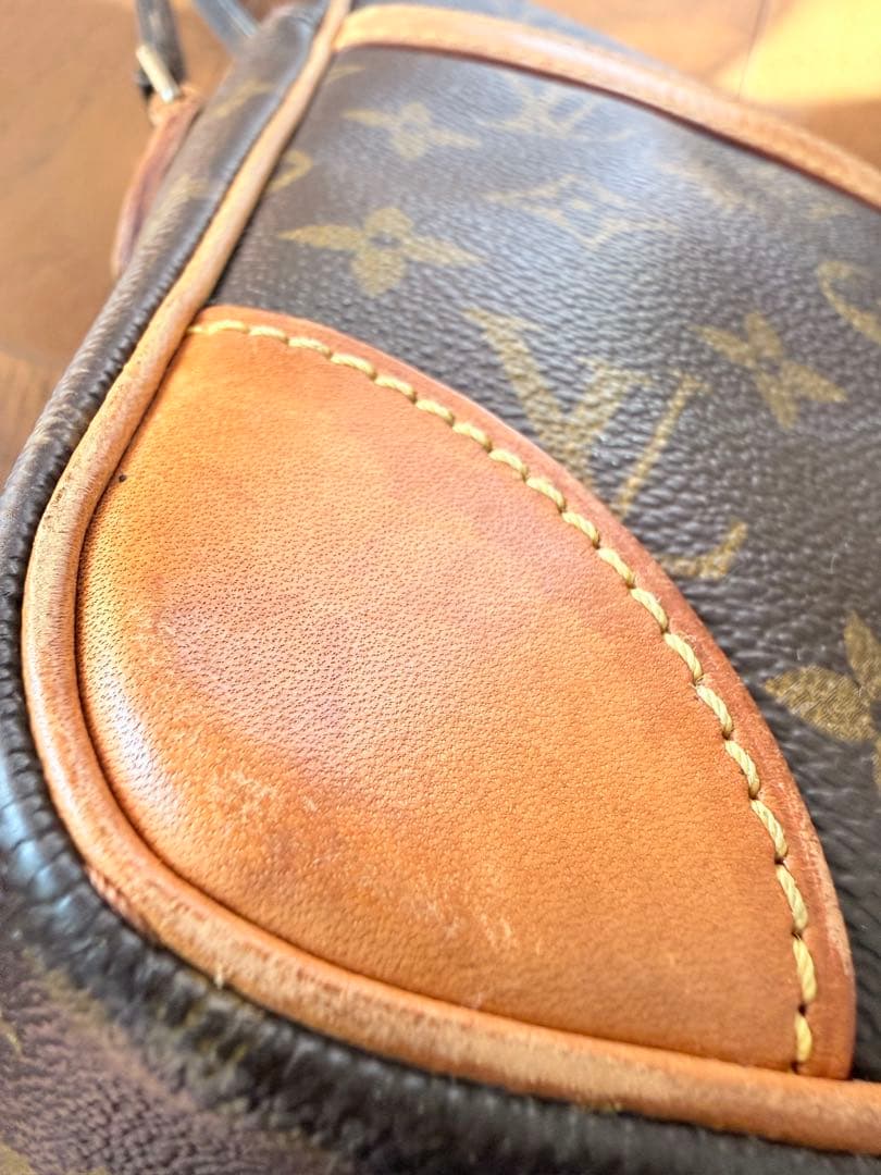 Louis Vuitton ショルダーバッグ モノグラム ダヌーブ