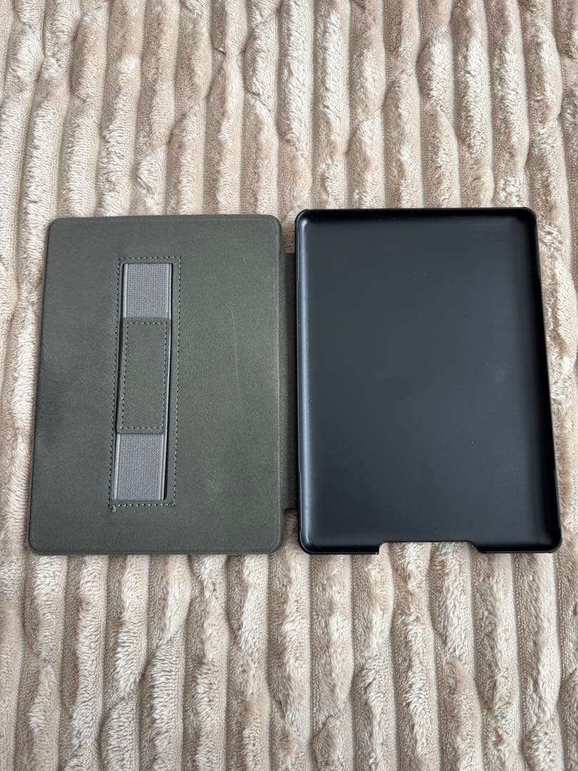 Kindle paperwhite 11世代 8G 広告なし　カバー付