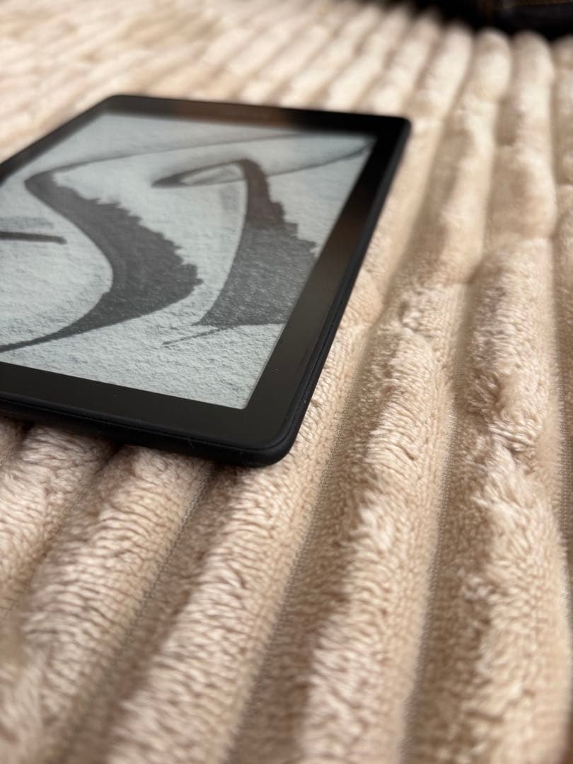 Kindle paperwhite 11世代 8G 広告なし　カバー付