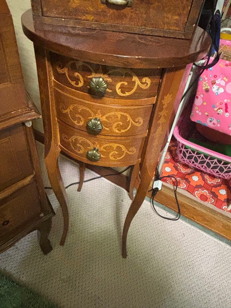 チェスト　サイドテーブル　イタリア製クラシックスタイル　レトロヴィンテージ　猫脚
