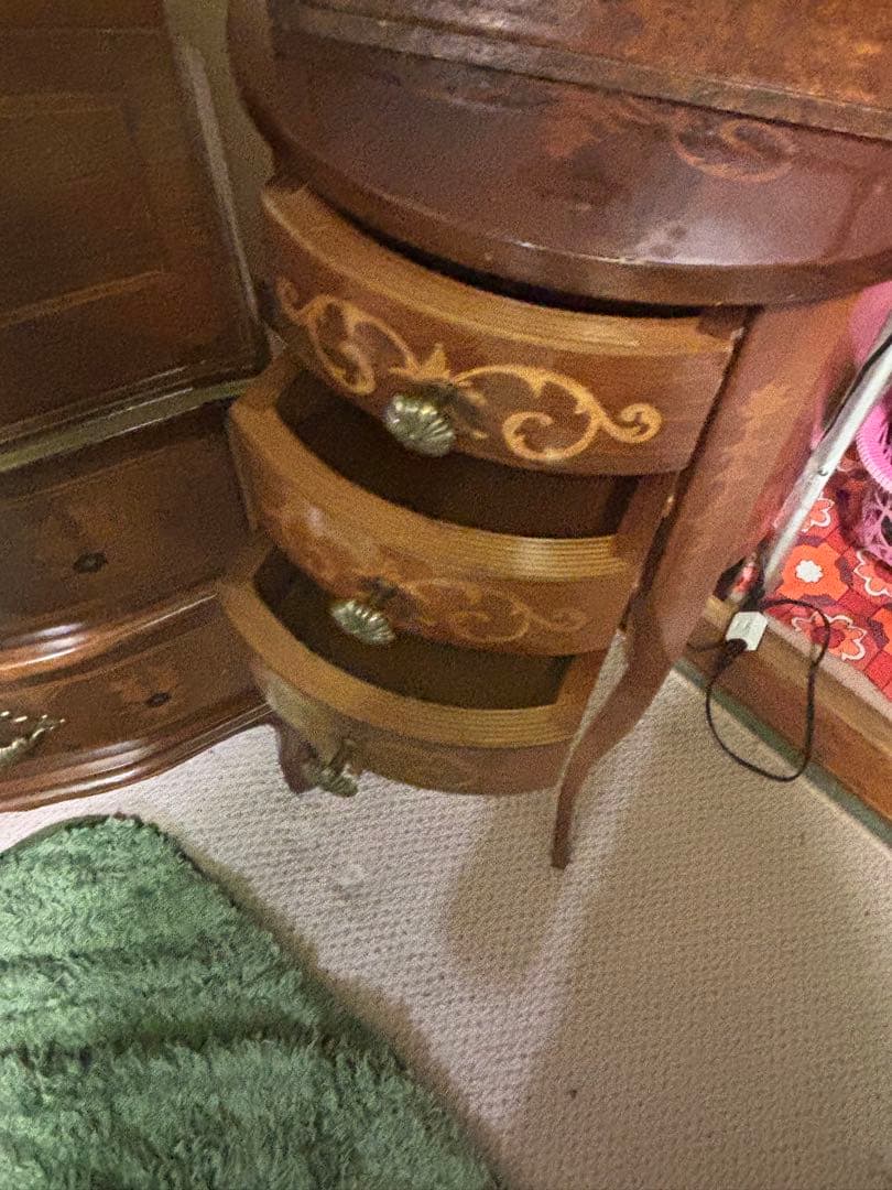チェスト　サイドテーブル　イタリア製クラシックスタイル　レトロヴィンテージ　猫脚