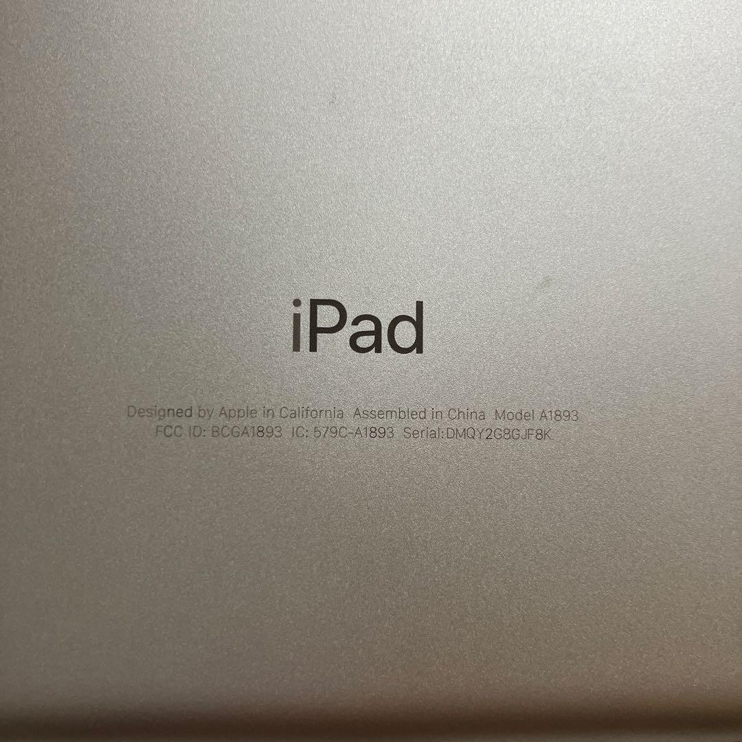 Apple iPad (第6世代) シルバー　32GB