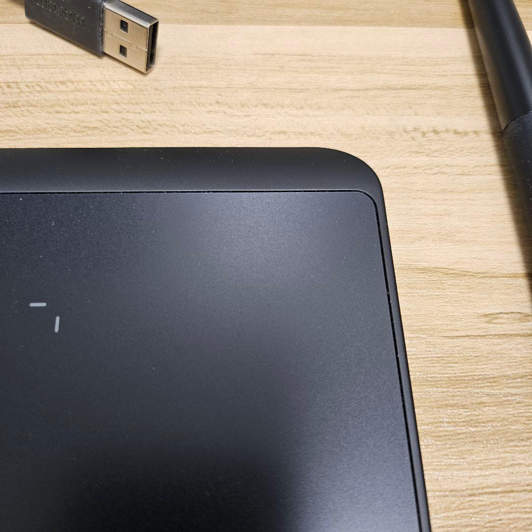 Wacom Intuos Pro ペンタブレット(PTH-660)
