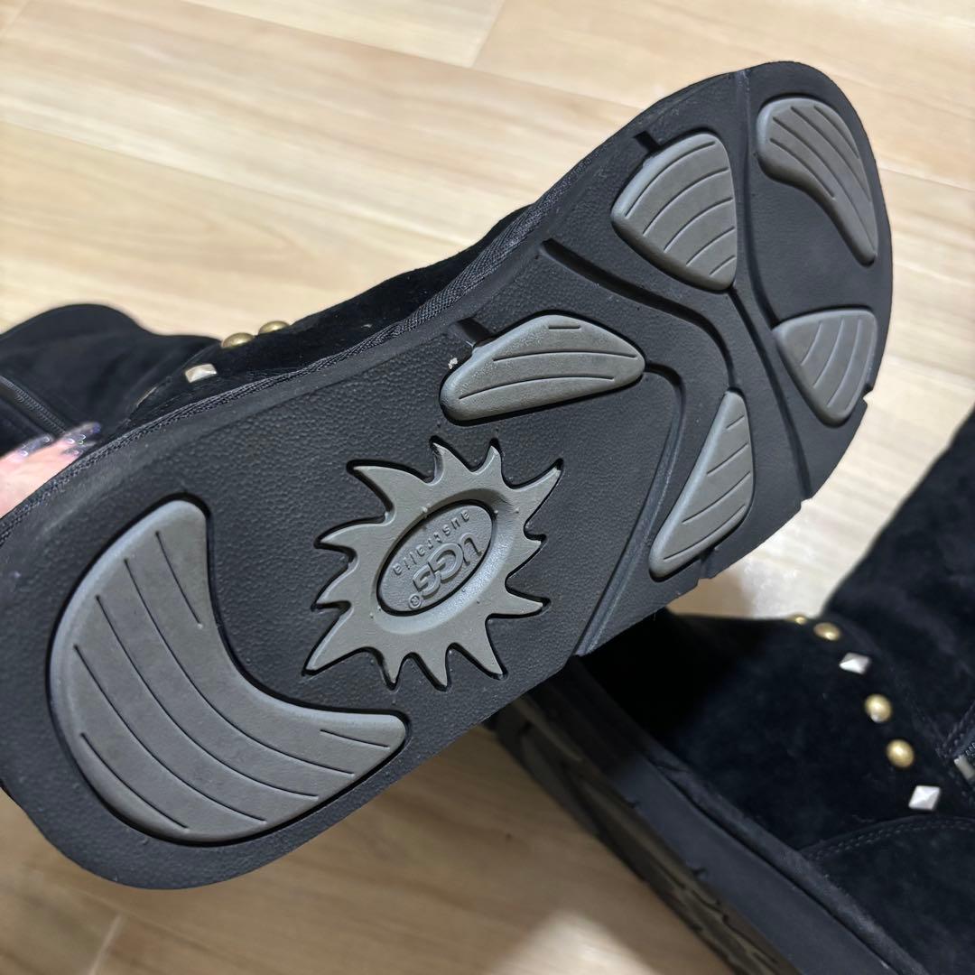 黒UGG ムートンブーツスタッズ装飾