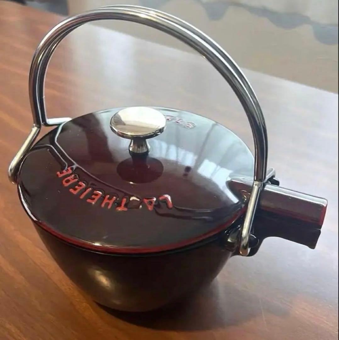 STAUB（ストウブ） ティーポット 丸型 急須　ワインレッド　やかん