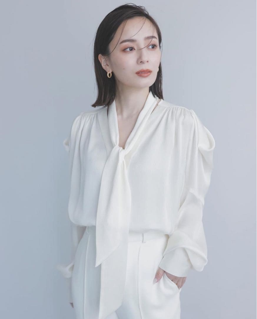 【新品未使用】anuans/フォルムスリーブタイブラウス【タグ付き】