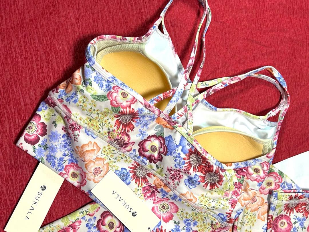 タグ付新品　スカーラM上下セットアップ　通販完売人気ウェア　未使用バック付