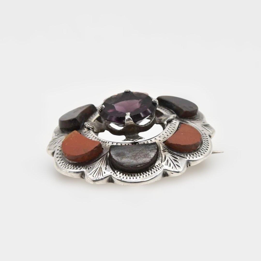 花形の銀製ブローチ　メノウとアメジスト　スコティッシュ　s0095