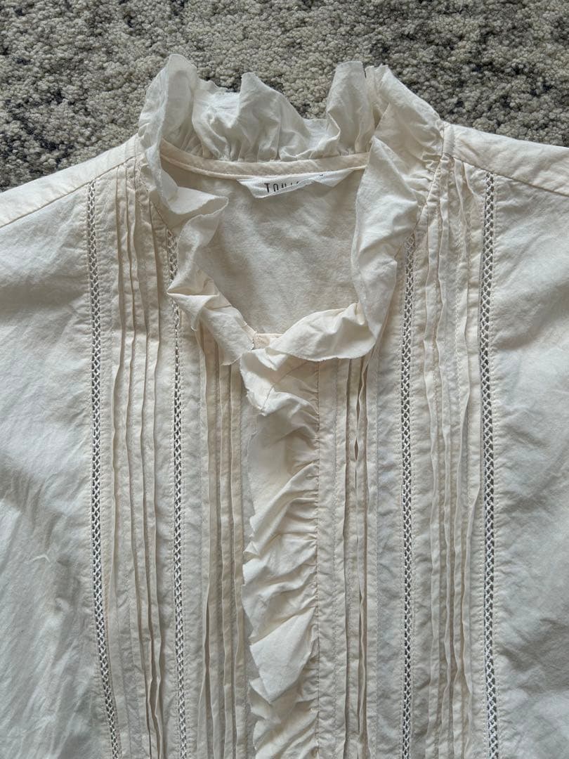 toujours レースピンタックラッフルシャツ