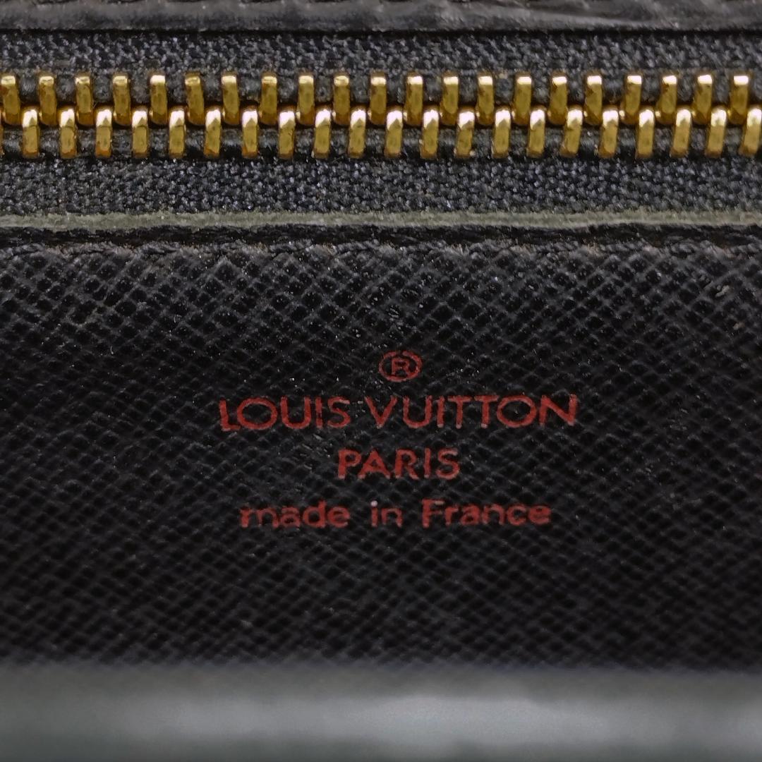 Louis Vuitton ルイヴィトン エピ レザー ブラック　黒