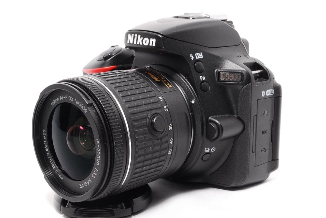 WiFiで楽々転送◆Nikon D5600◆一眼レフカメラ◆ショット数5710！