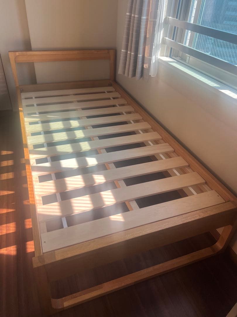 アクタス FOPPISH オーク材シングルベッドフレーム