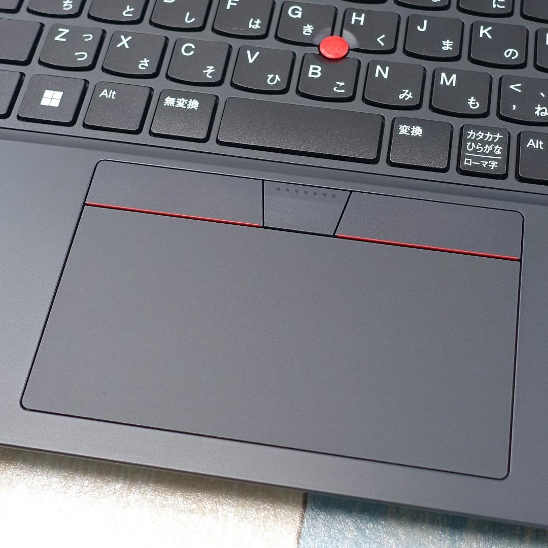 未使用に近いレベルの極美品✨１０コアの１２世代コアｉ５に超高速ＳＳＤ✨ＩＰＳ液晶