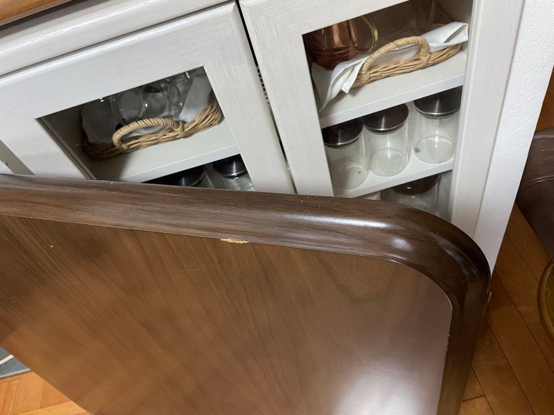 木製正方形テーブルこたつとアーム付きレザー椅子二脚セット布団二枚