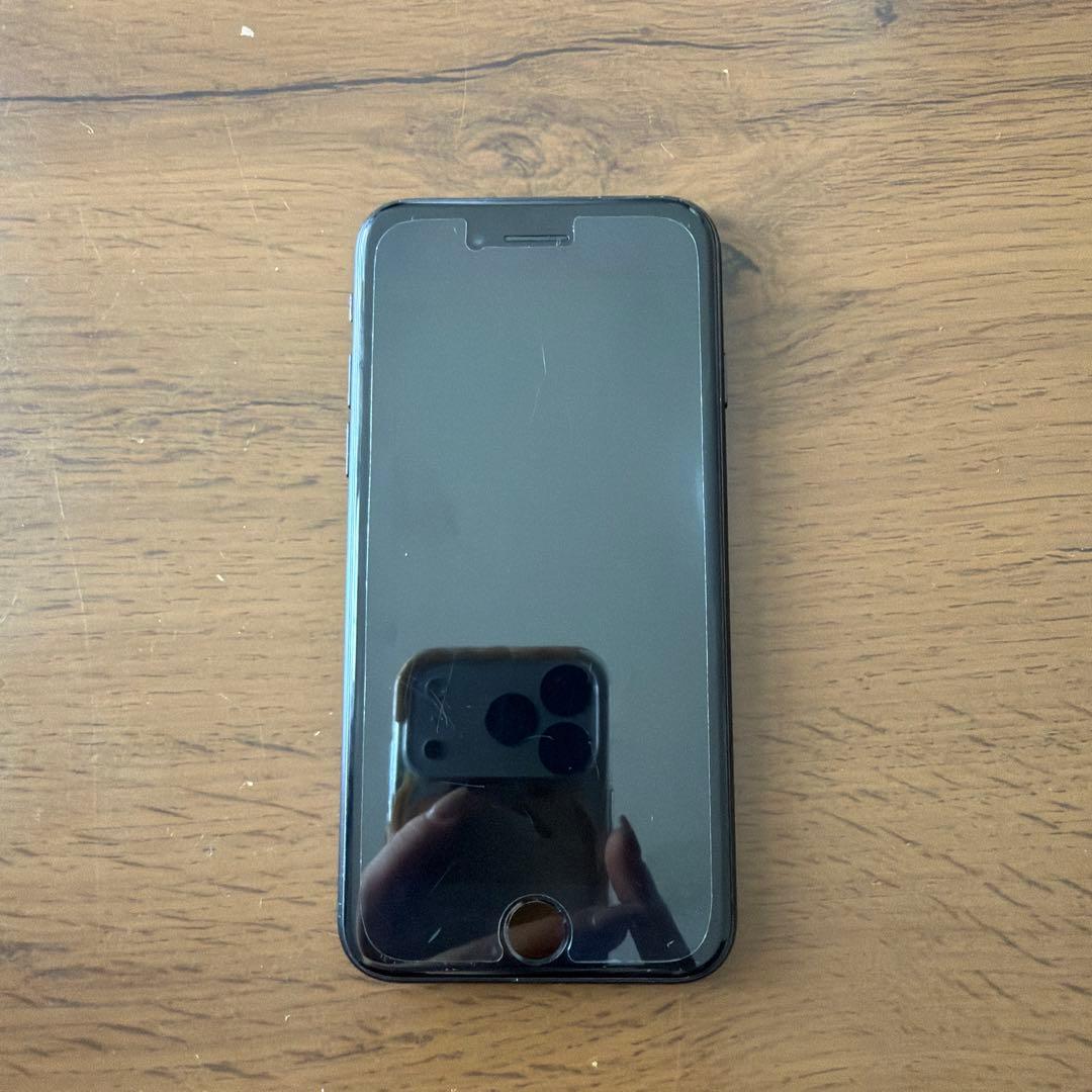 【美品】iPhone SE第二世代　ブラック　64GB