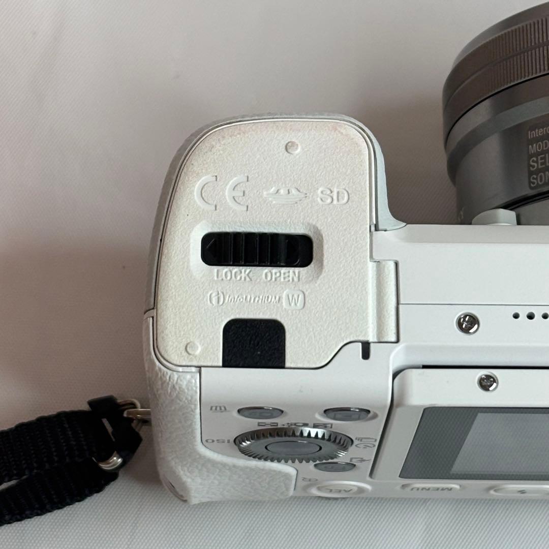 SONY α‬6000 ホワイト ミラーレス一眼 望遠レンズ付き