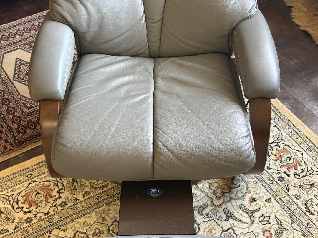 フジファニチア　FUJIFUNITURE パーソナルソファ　本革レザー　YZ