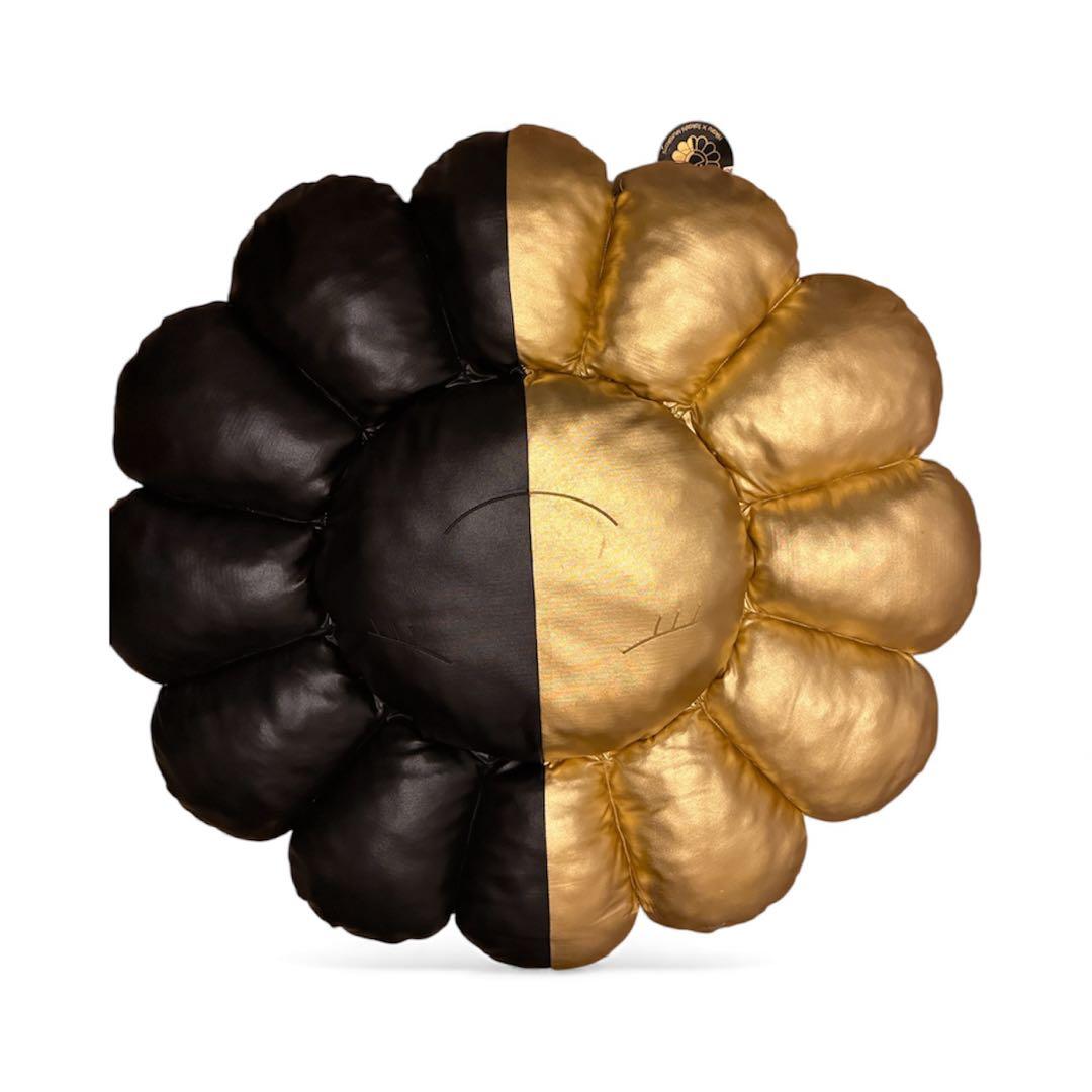 TM × HIKARU Collaboration Flower Cushion