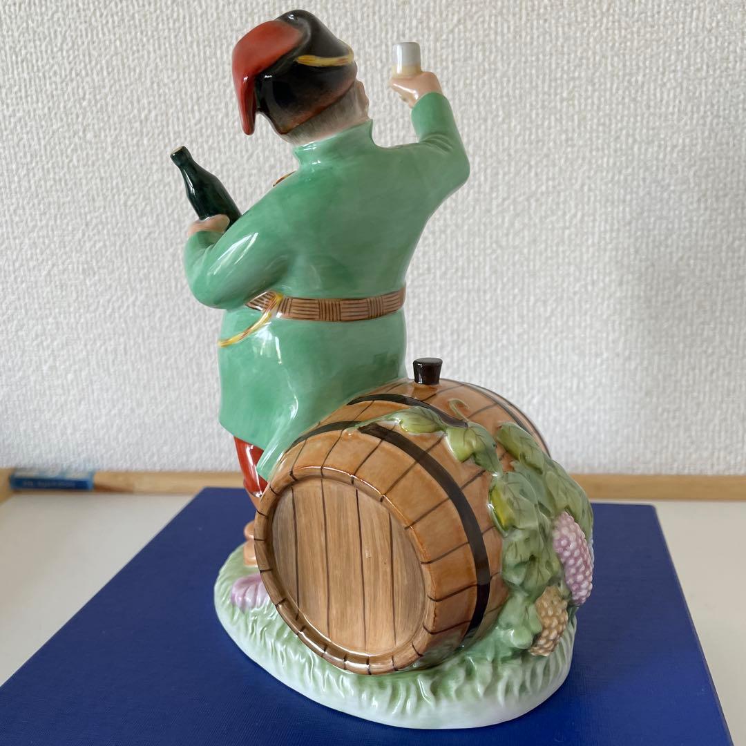 TOKAJI・wine樽の男性・高さ１８cm・陶器製・HEREND・