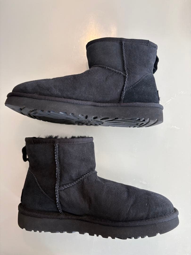UGG ショートブーツ　黒　24cm 美品
