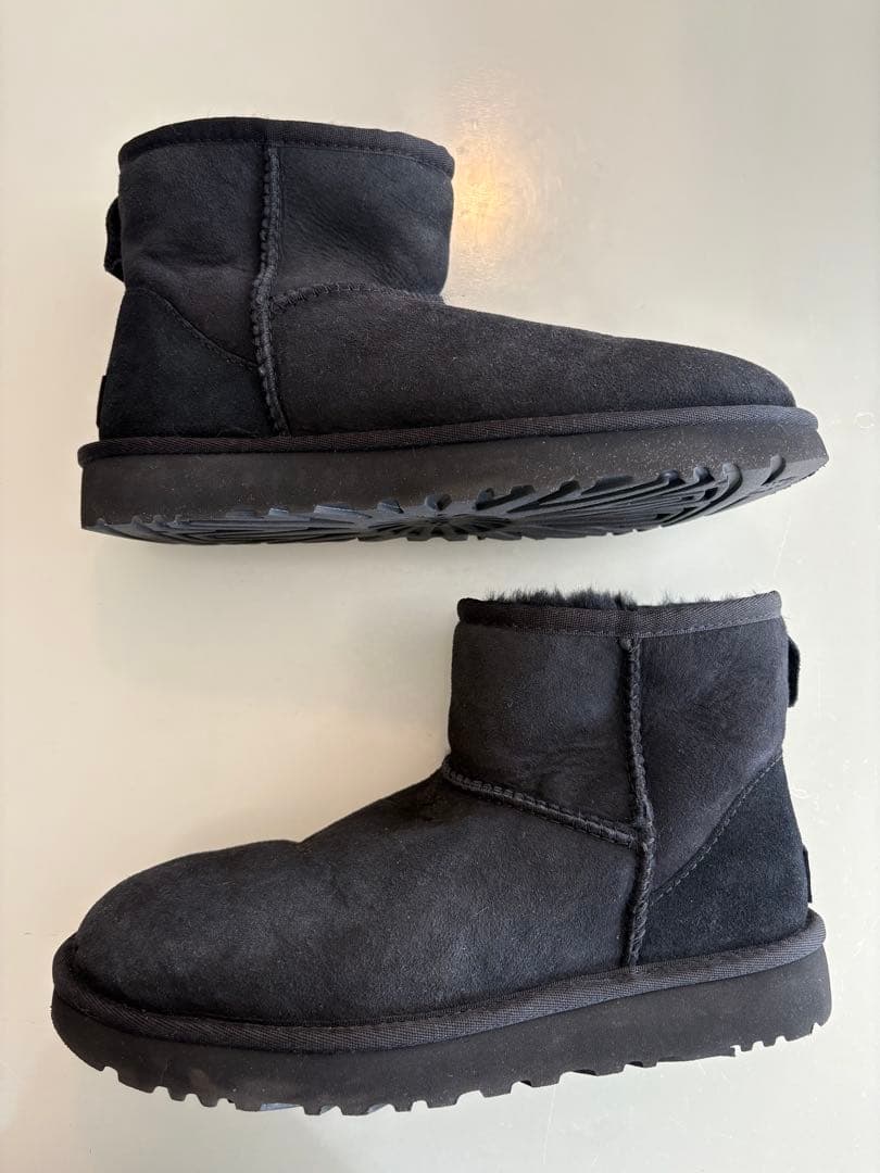UGG ショートブーツ　黒　24cm 美品