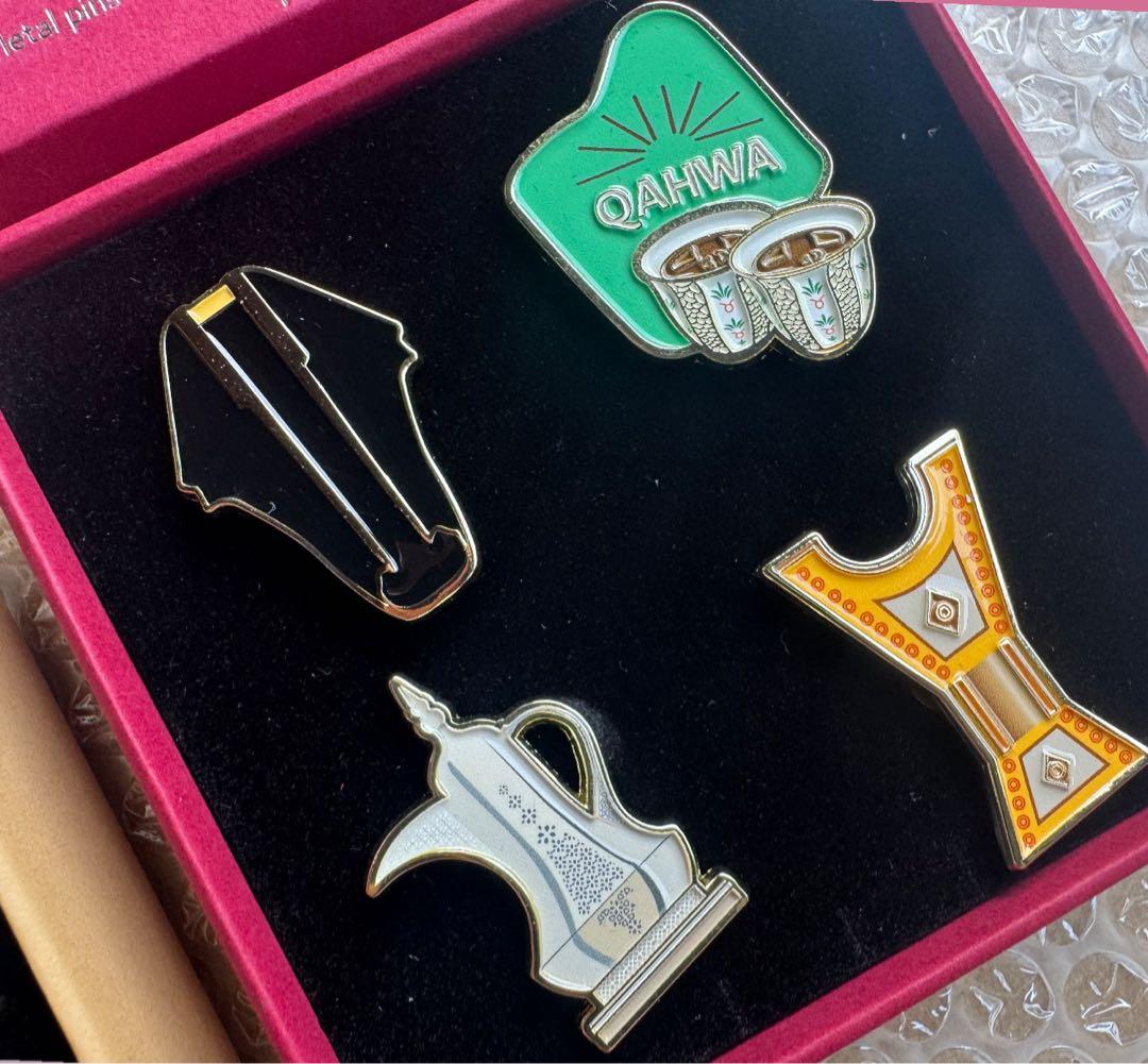 関西万博　カタールパビリオン　Qatar 限定！！　メタルピンズセット　全種