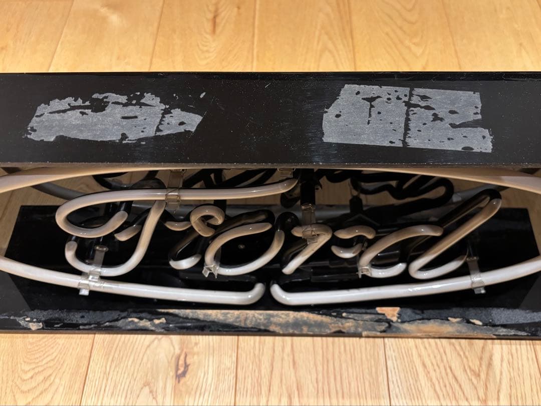 ネオンサイン　Ford ② ガレージ　アメ車