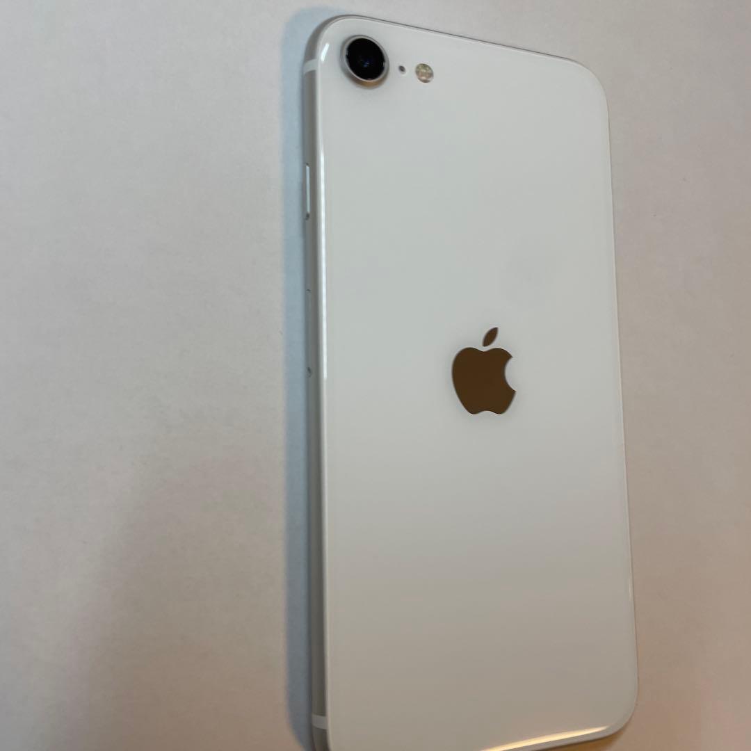 Apple iPhone SE 第2世代　ホワイト 本体