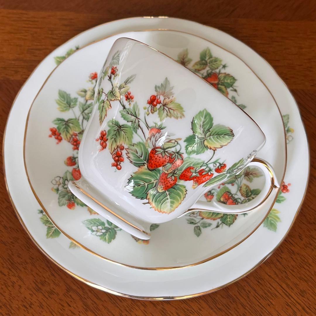 【英国ビンテージ】ダッチェス★ワイルドベリー★トリオ