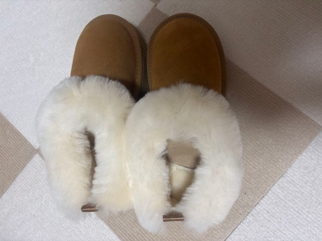 本日値下げ限定価額23.5cm厚底UGG ふわふわムートンブーツ ブラウン