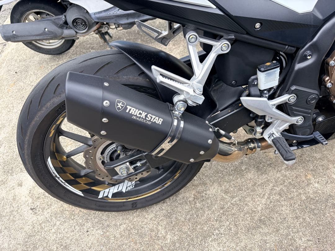 CBR400R TRICK STAR スリップオンマフラー IKAZUCHI