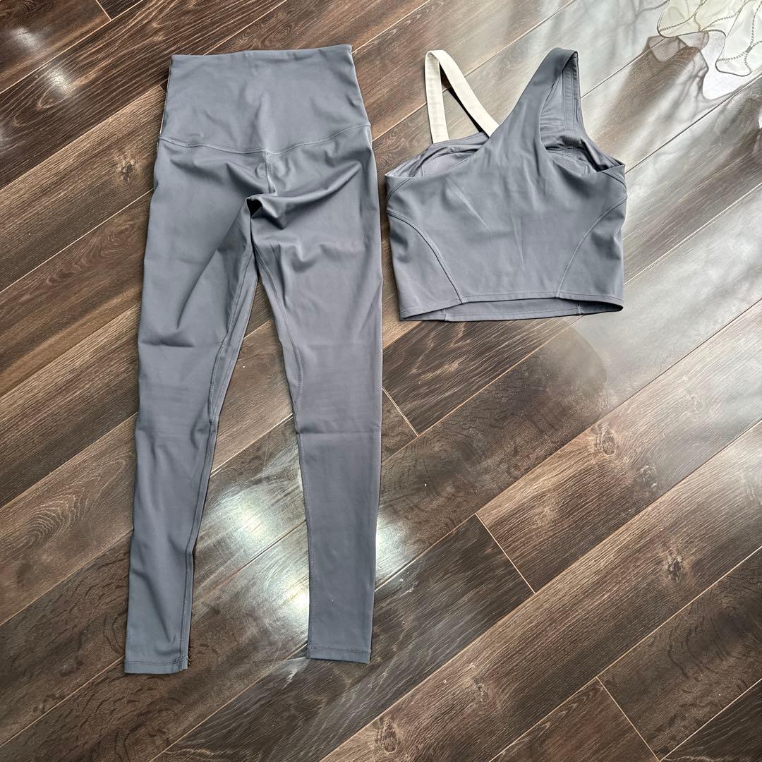 滝沢眞規子　ヨガウェアセット（トップス＆レギンス）サイズ２