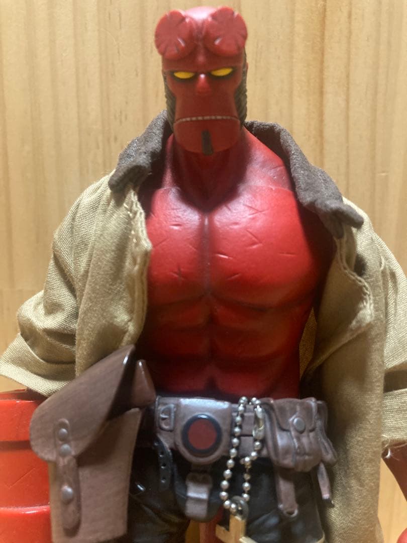 1000toys hellboy ヘルボーイ 1/12スケールフィギュア