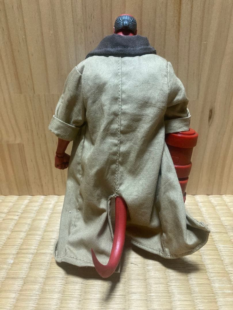 1000toys hellboy ヘルボーイ 1/12スケールフィギュア