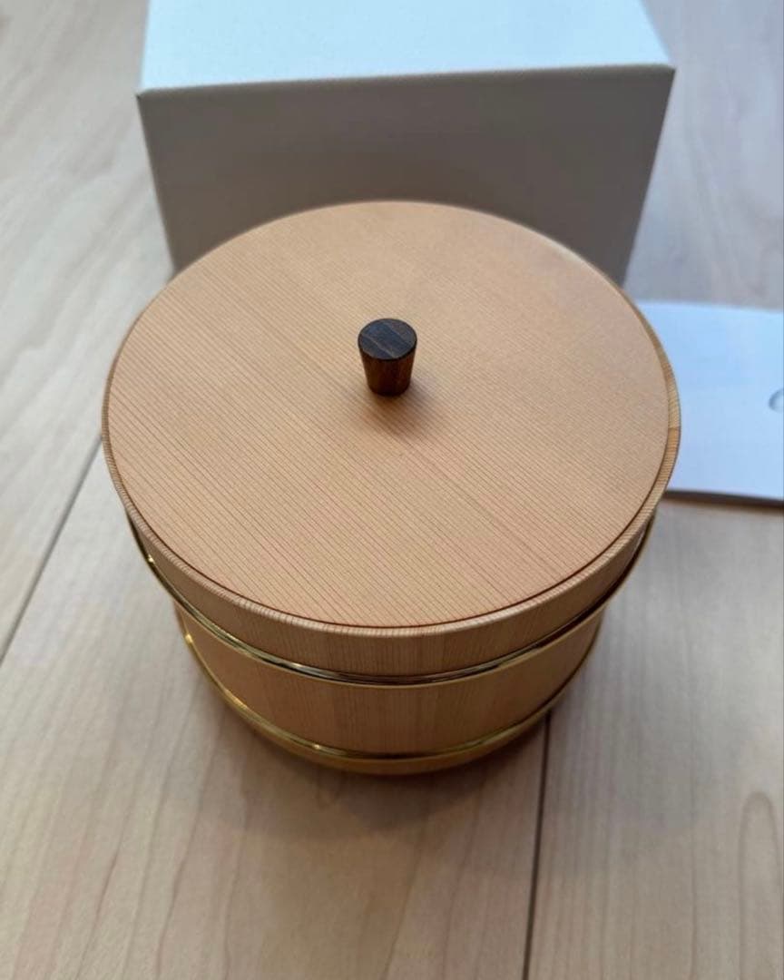 レアCartier ノベルティーキャンディボックス