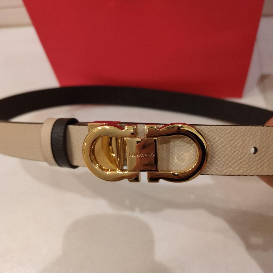 新品未使用　FERRAGAMO ガンチーニリバーシブルベルト　ベージュ×ブラウン