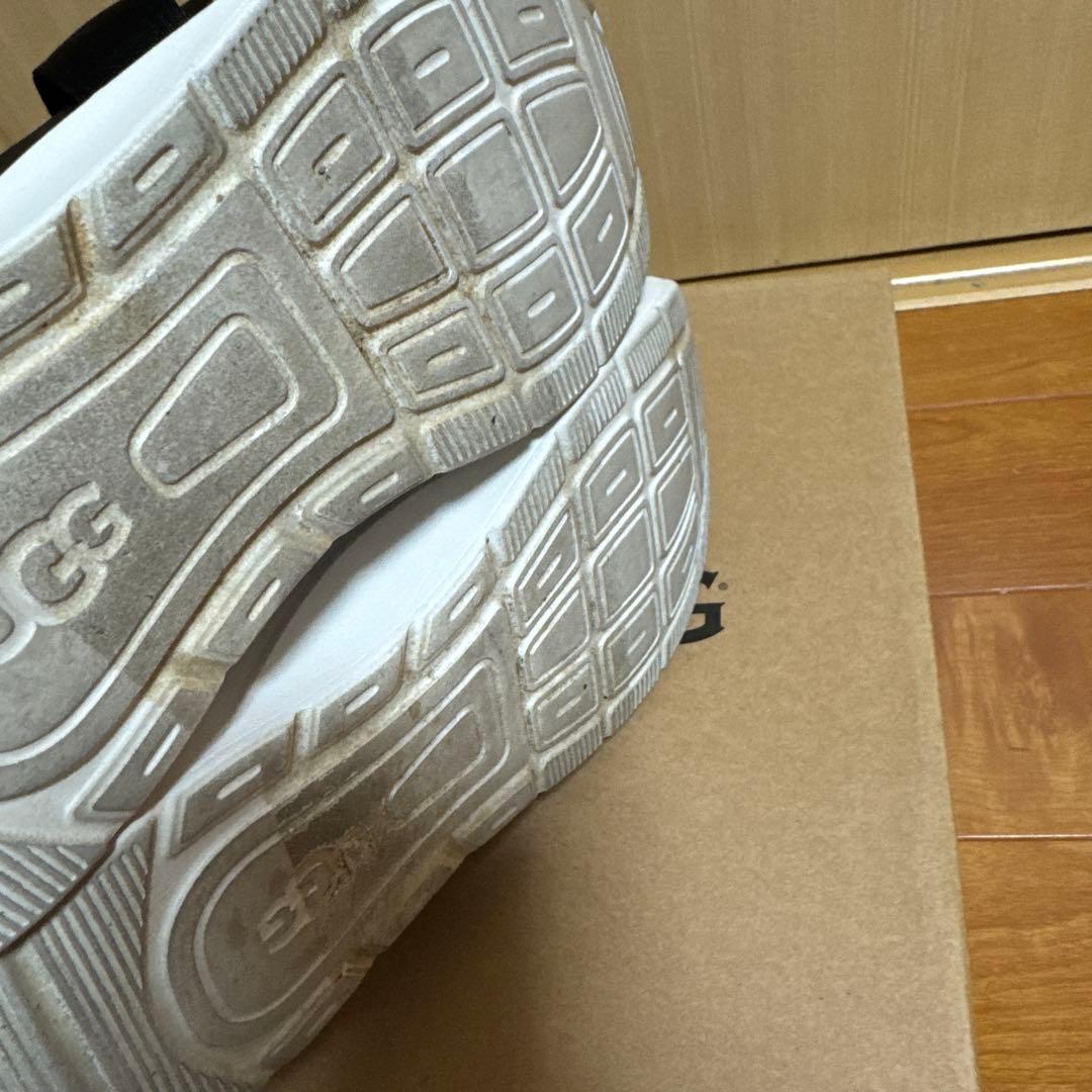 UGG クロスベルト スポーツサンダル