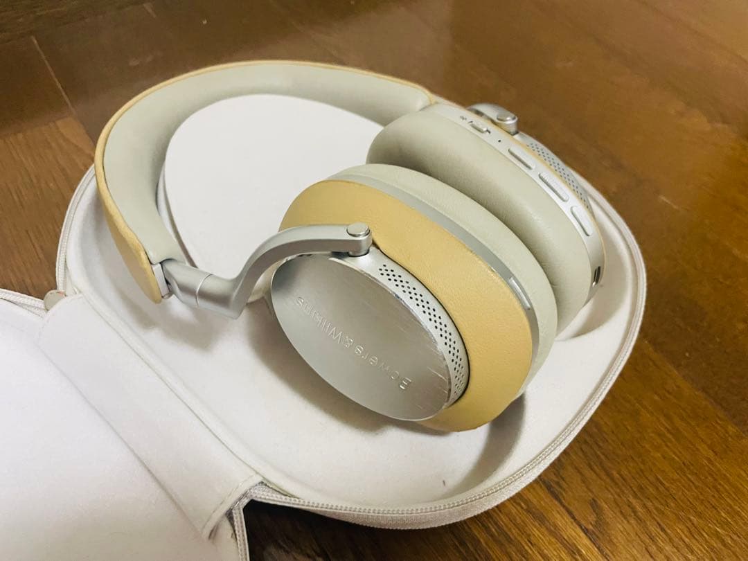 ヤ*ス様 バウワースアンドウィルキンス　px8　タン