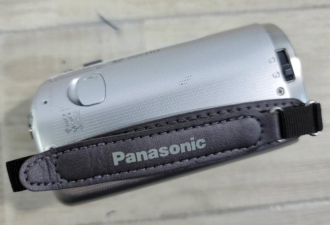 【良品】パナソニック デジタルハイビジョンビデオカメラ HDC-TM35-W
