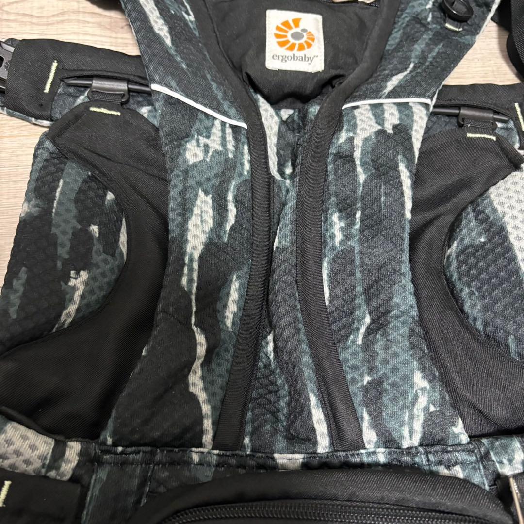 【美品】エルゴベビー　オムニブリーズ 抱っこ紐　ペイントブラック